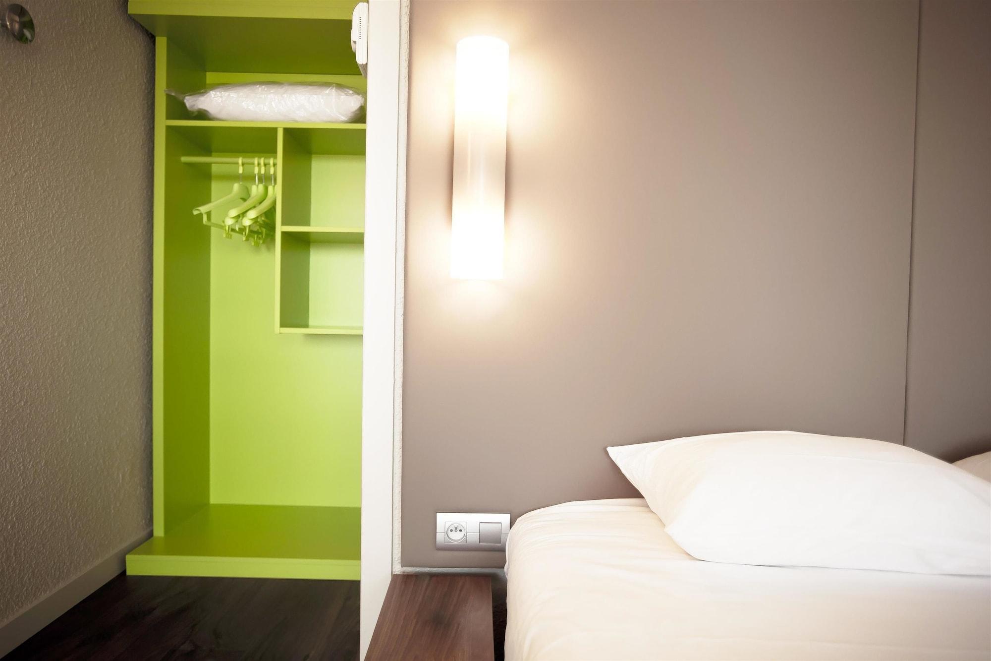 Campanile Evry Est - Saint Germain Les Corbeil Hotell Eksteriør bilde