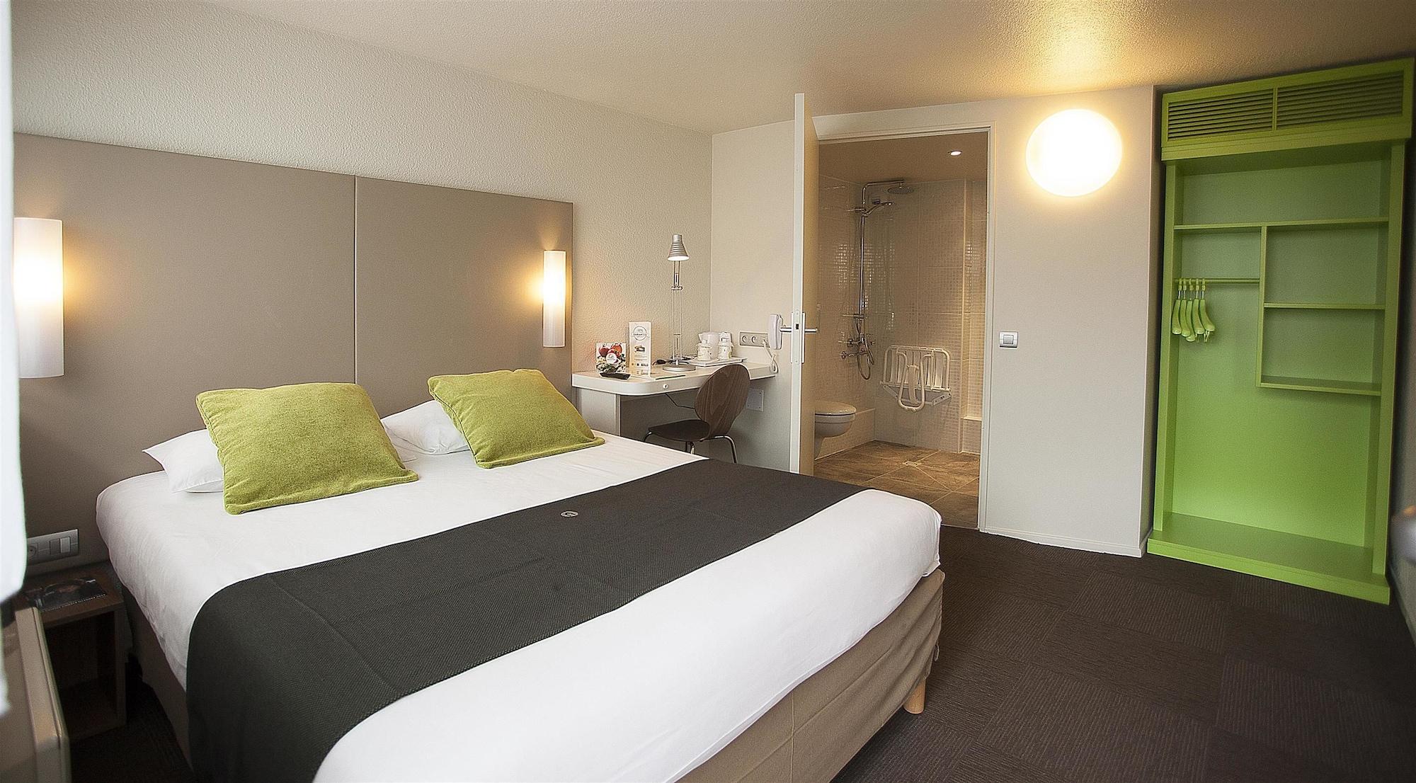 Campanile Evry Est - Saint Germain Les Corbeil Hotell Eksteriør bilde