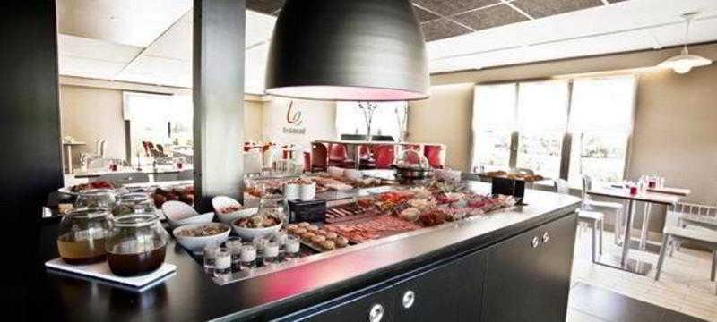 Campanile Evry Est - Saint Germain Les Corbeil Hotell Eksteriør bilde