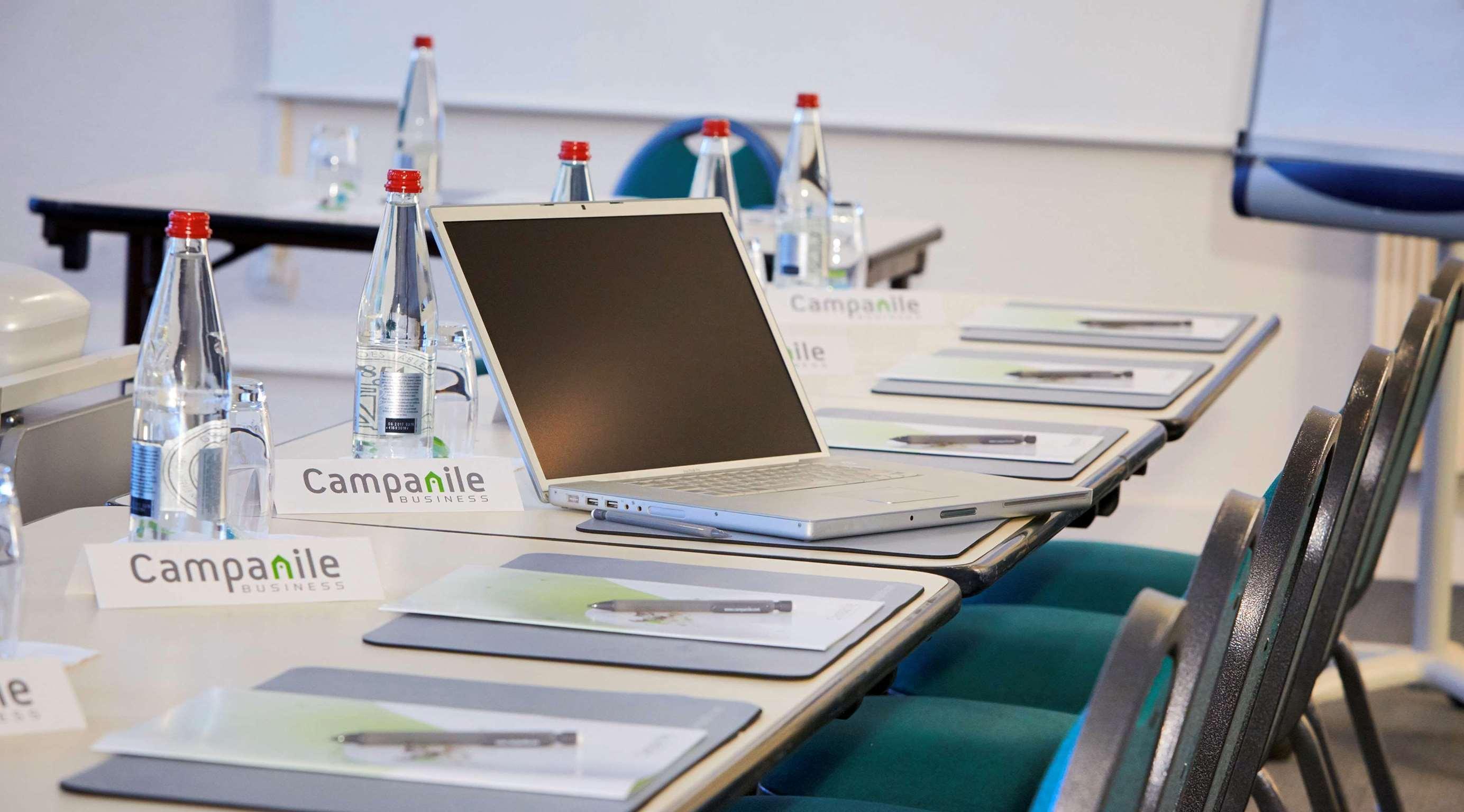 Campanile Evry Est - Saint Germain Les Corbeil Hotell Eksteriør bilde