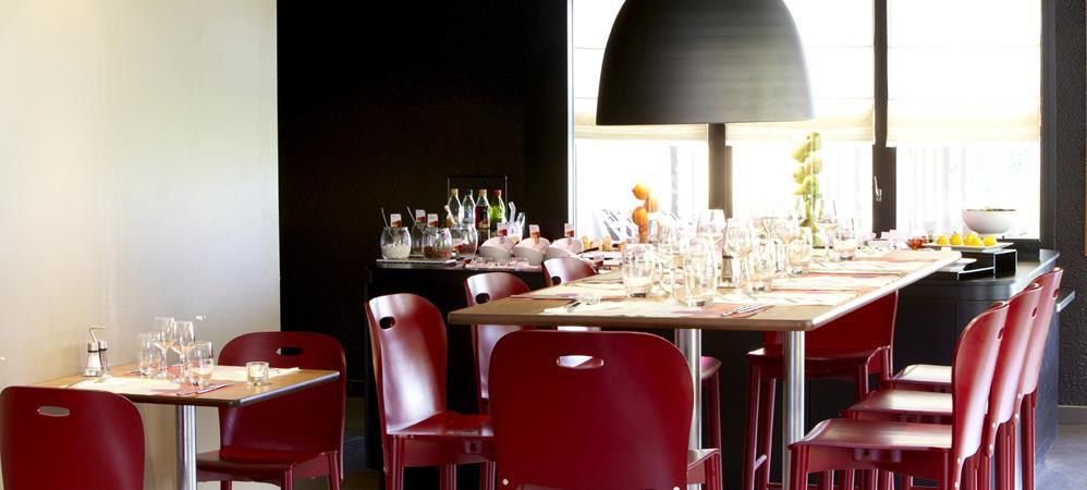Campanile Evry Est - Saint Germain Les Corbeil Hotell Restaurant bilde