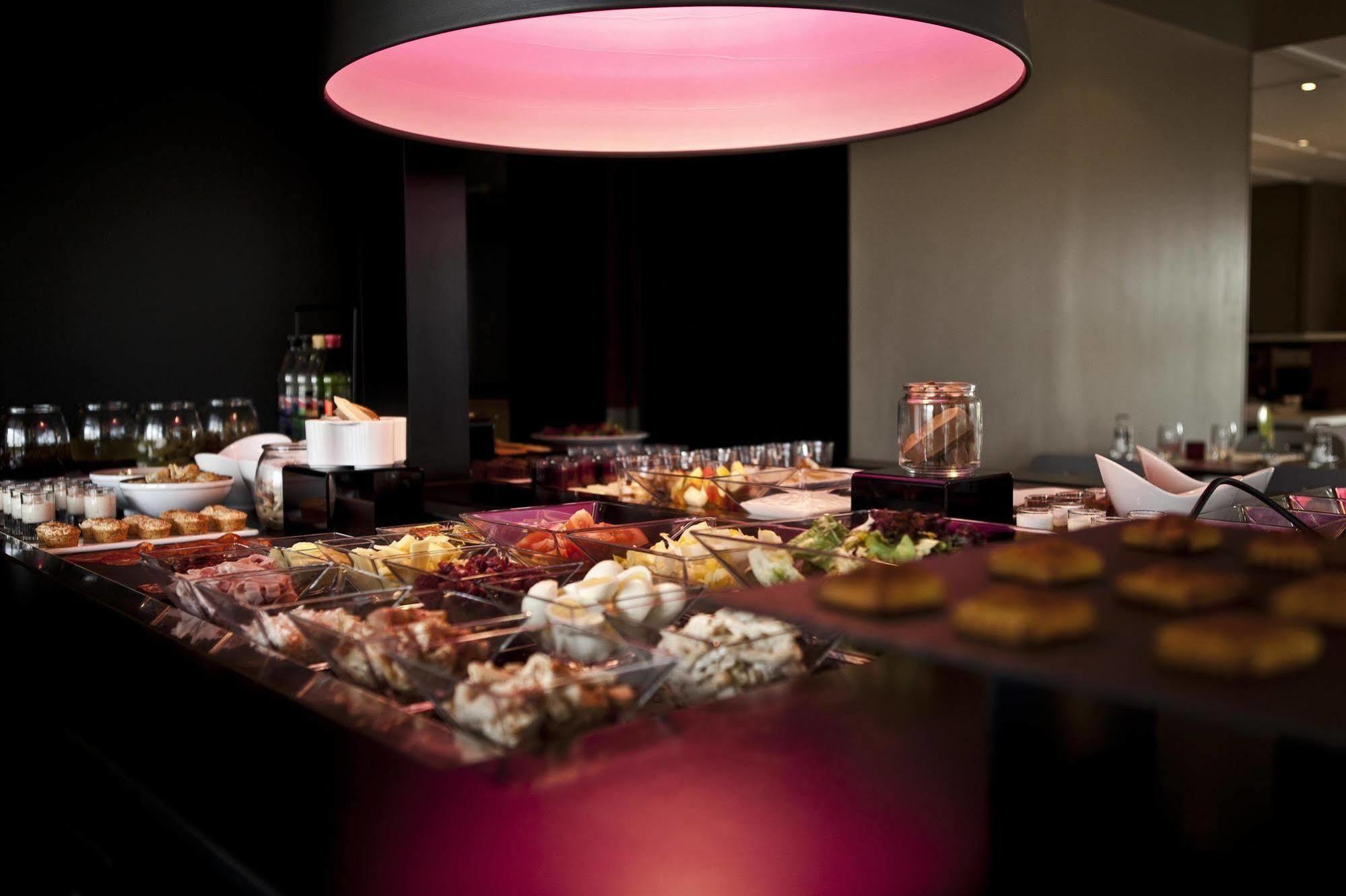 Campanile Evry Est - Saint Germain Les Corbeil Hotell Eksteriør bilde