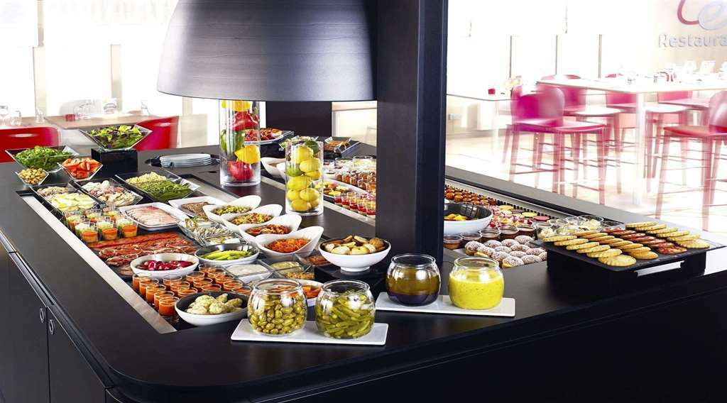 Campanile Evry Est - Saint Germain Les Corbeil Hotell Restaurant bilde