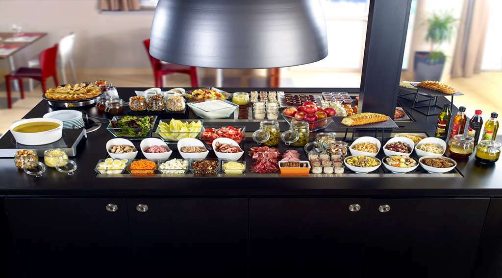 Campanile Evry Est - Saint Germain Les Corbeil Hotell Restaurant bilde